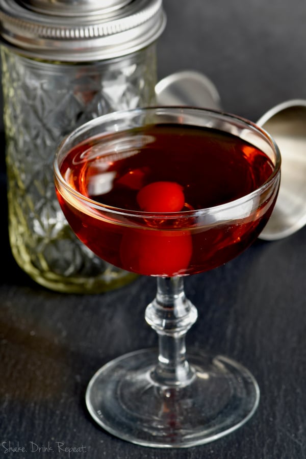 We love this Manhattan drink recipe! Such a classic cocktail!