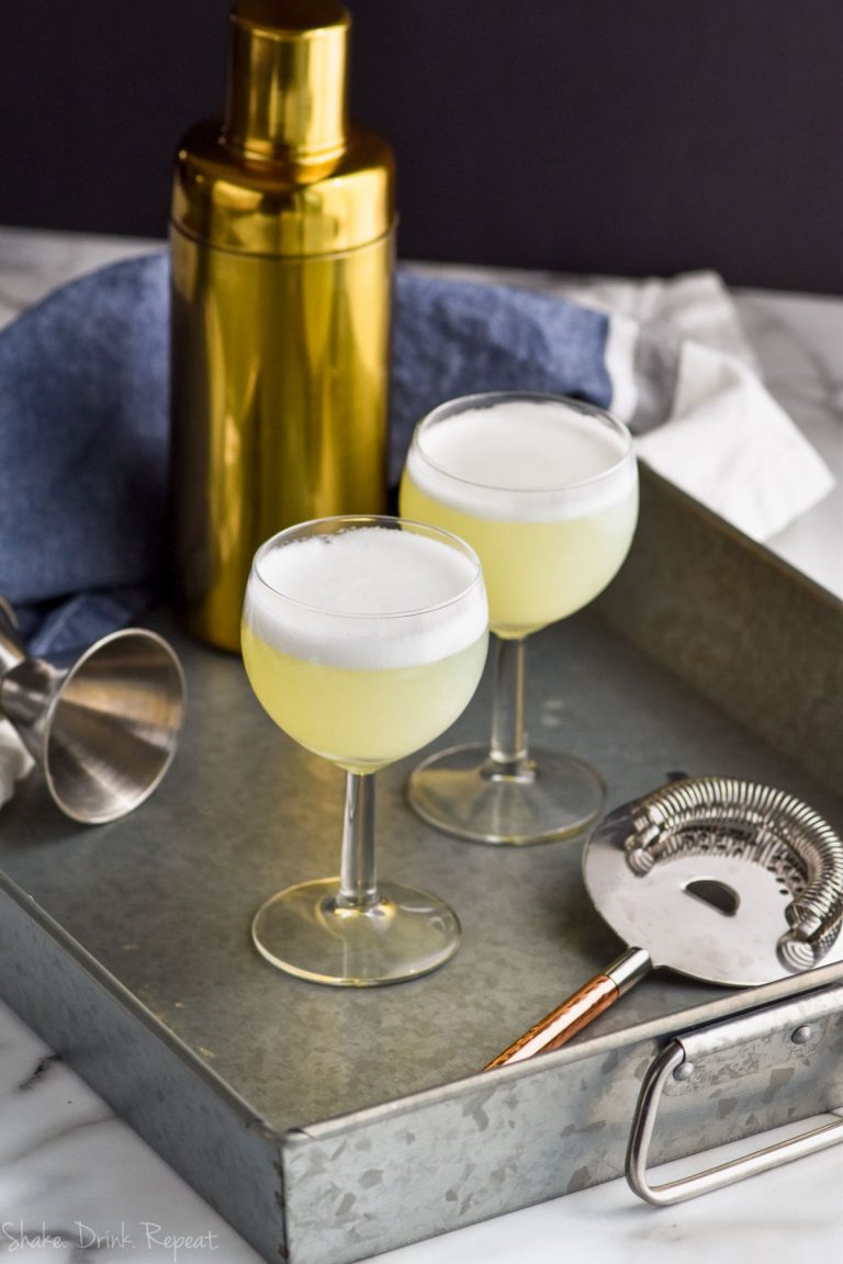 gin_fizz_egg_white_recipe_image Shake Drink Repeat