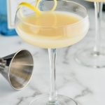 glass of saketini cocktail recipe