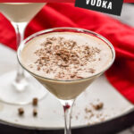 martini glass of Mudslide recipe topped with chocolate shavings