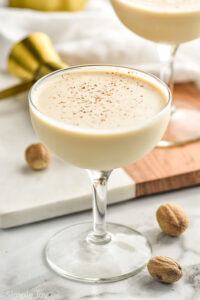 two glasses of Brandy Alexander with nutmeg